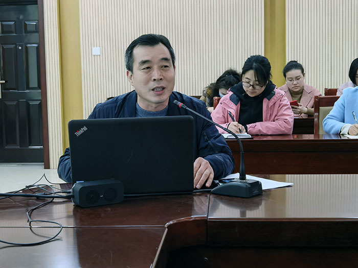 美女做爱影片
召开《深化新时代教育评价改革总体方案》学习培训会2.jpg
