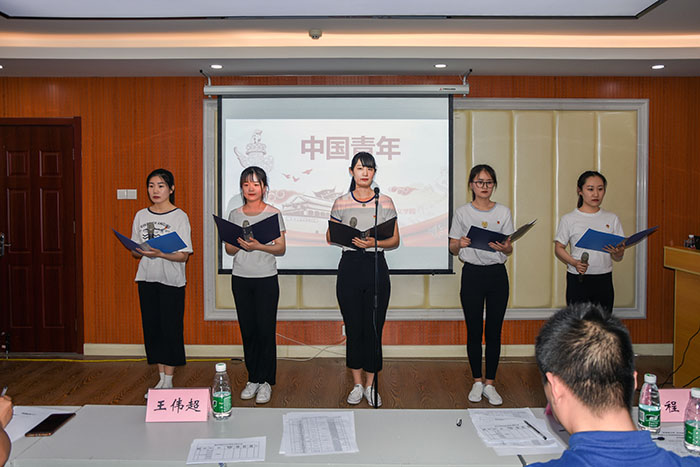 111.jpg 美女做爱影片