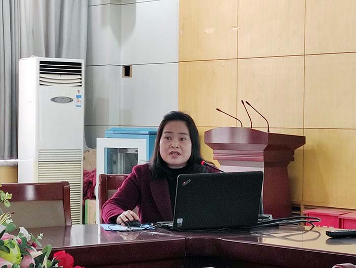 美女做爱影片
举办《从疫情防控看制度优势》专题教育报告2.jpg
